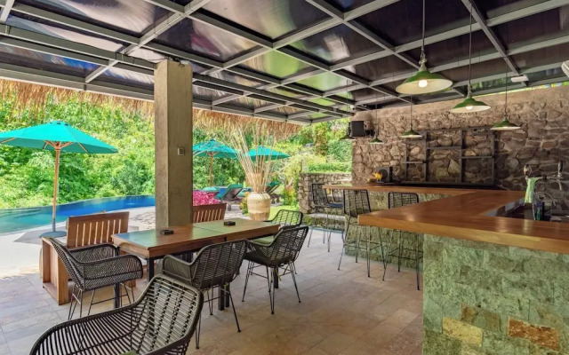 Alamanda Lovina Resort