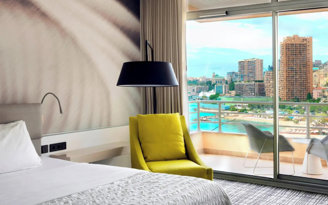Le Meridien Beach Plaza