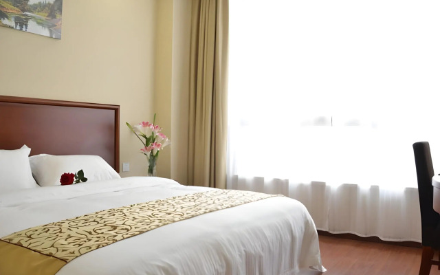 GreenTree Inn JiangSu ZhenJiang DingMao Industrial Park WoDe Square Express Hotel