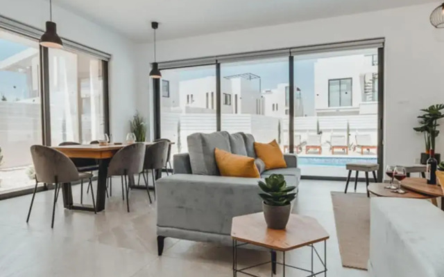 66 PER - Stay Villa Palm