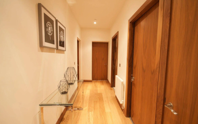 Fleet Street Apartment