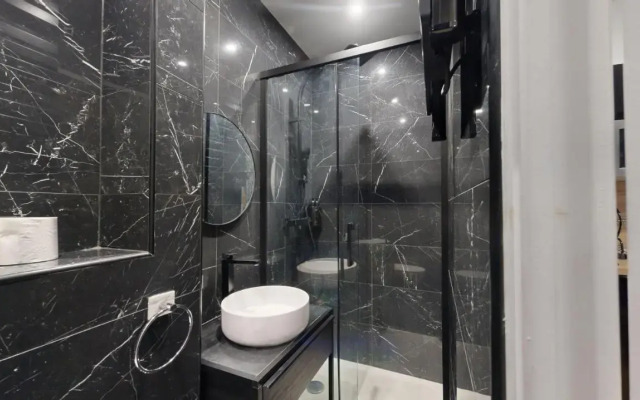 195-Suite Royal in Paris