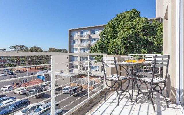 York Mews 14 by CTHA