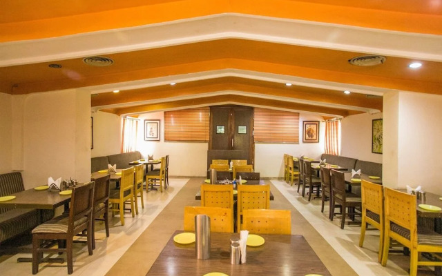 Bheemudu Hotel by OYO Rooms