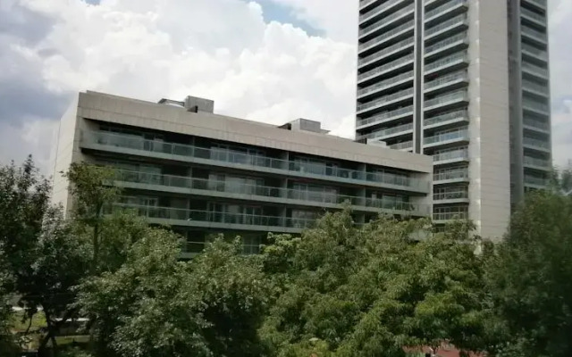 Maya Apartment Triumf