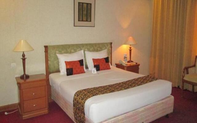 Elty Suites Lesung Batu