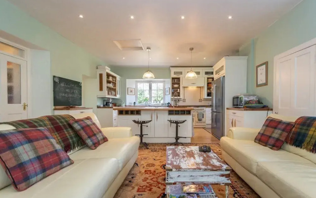 Stunning Farmhouse - Sleeps 8