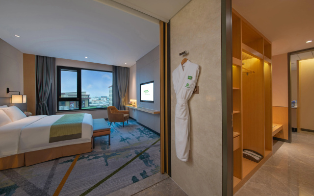 Holiday Inn Hangzhou Airport Zone by IHG – Guest Rooms – Hangzhou