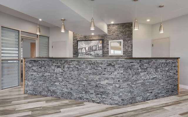 Super 8 by Wyndham Windsor/Dougall