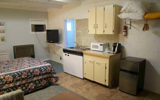 Kootenay Country Inn