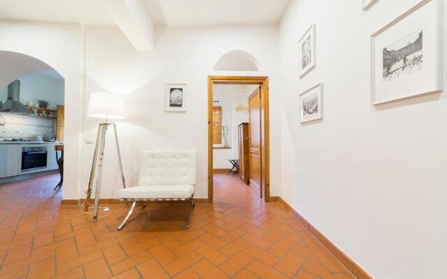 Santa Maria Novella 6 sleeps near the central station
