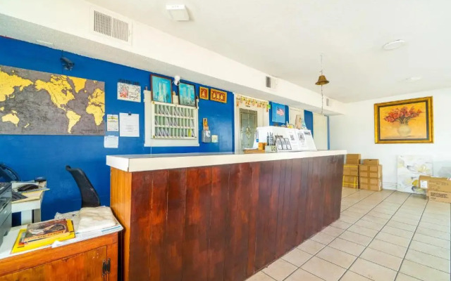 Lamplighter Inn