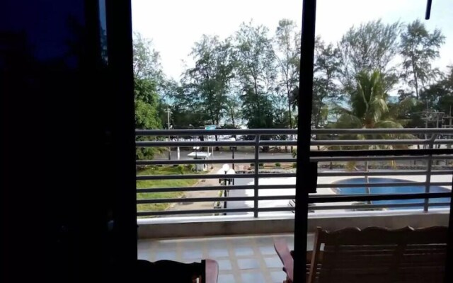 Rayong by Milanee
