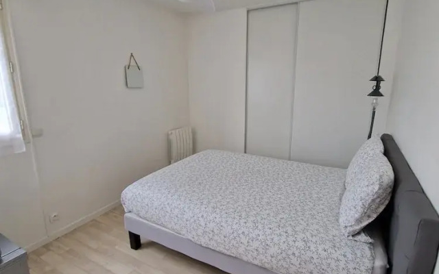 Cozy City Retreat With Balcony, Le Mans