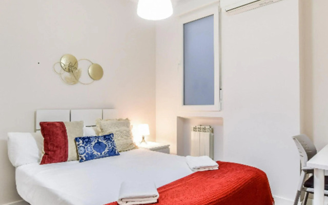 Retiro V in Madrid with 4 bedrooms and 2 bathrooms