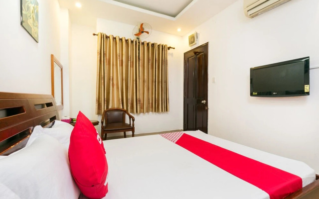 OYO 631 Long Phụng Hoàng Hotel