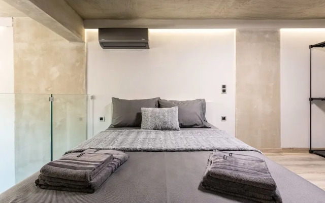 Ventiri Lofts - Luxury Duplex w Private Garden