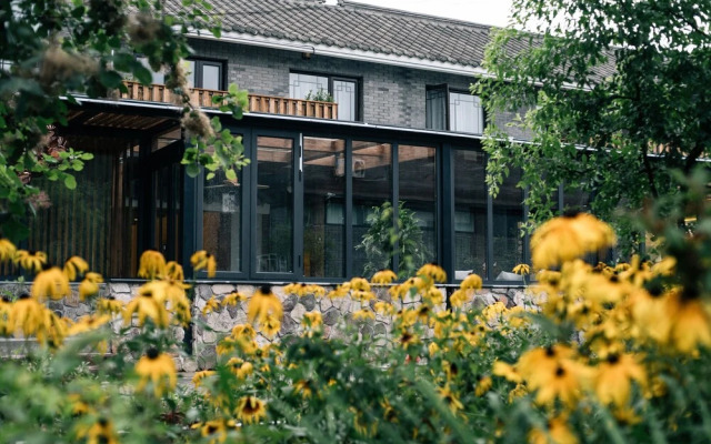 VINAWHISPER Boutique Hotel
