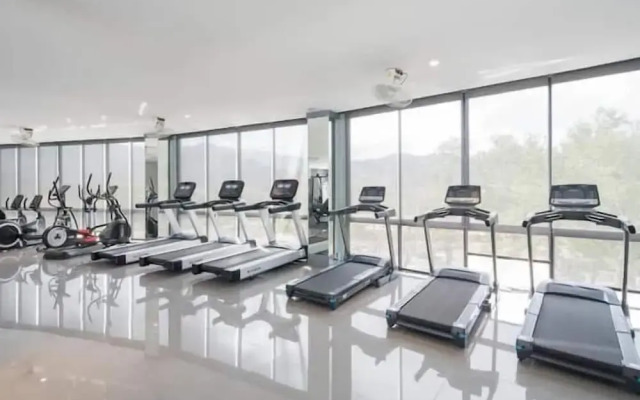 Nicest Condo in City gate Kamala  c118