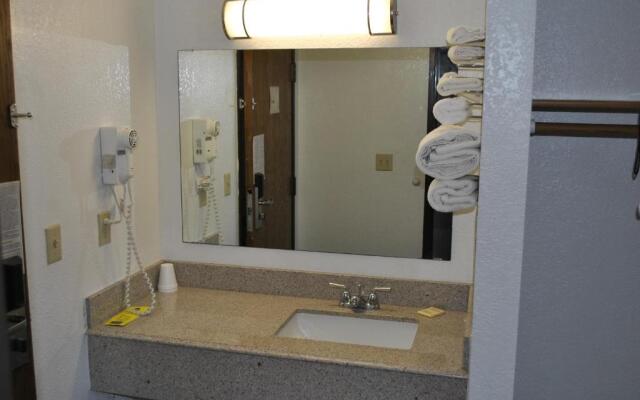 Waconia Inn and Suites