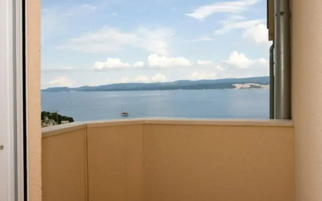 Sea View Apartment With a Shared Pool