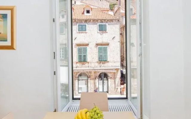 The View Apartment by Irundo