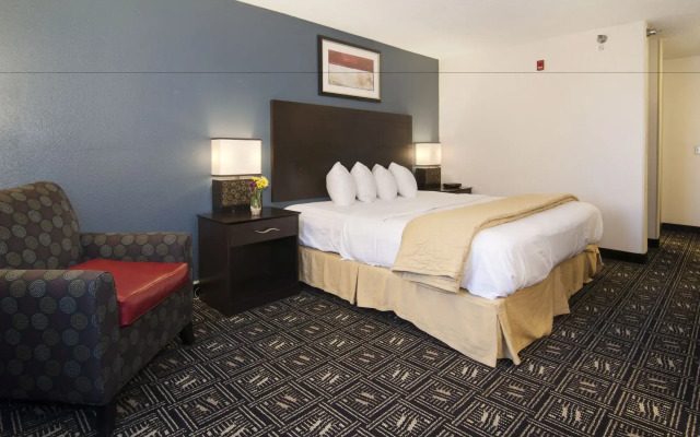 Quality Inn Brooklyn Center