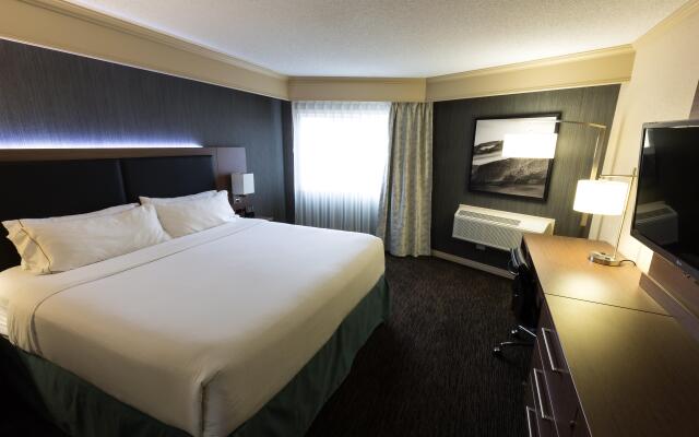 Holiday Inn Express Edmonton Downtown, an IHG Hotel