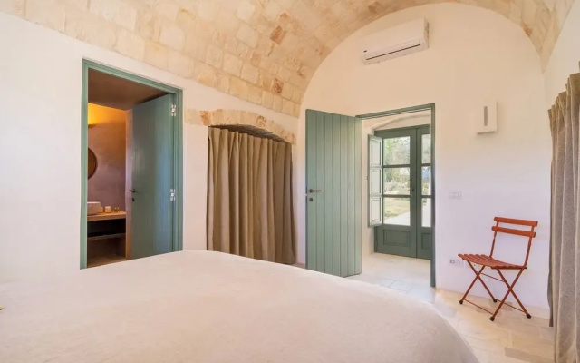 Trullo Pietra Rossa with Pool by Wonderful Italy