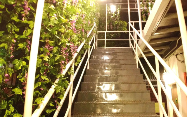 Apple 1 Hotel Gurney