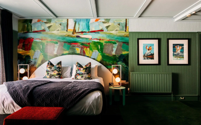 The Central Hotel Queenstown, A Naumi Chapter