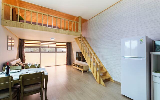 Yeosu Gold Light Pension