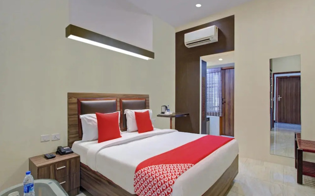 OYO 30970 AAR Royal Residency