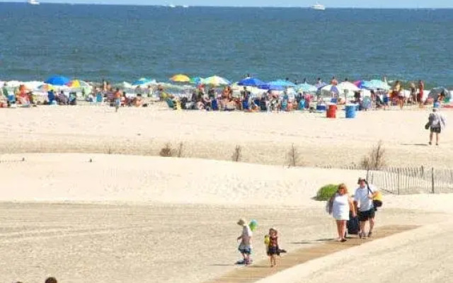 Bristol Plaza Resort Motel