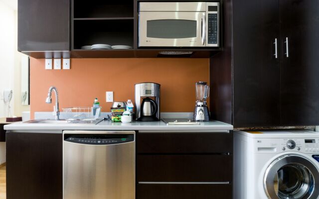Ventura Hotel & Suites by Dominion
