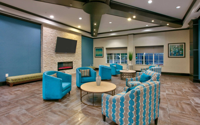 La Quinta Inn & Suites by Wyndham Dallas Grand Prairie South