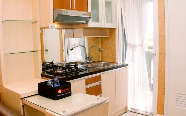 Nice And Strategic 2Br At Green Pramuka City Apartment