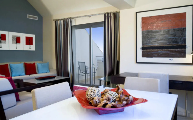 Elviria Hills Living