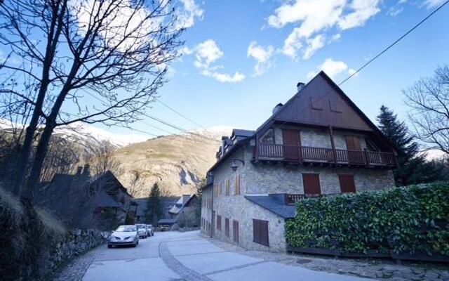 Apartment 3 bedrooms with ski locker and parking at Baqueira-Beret