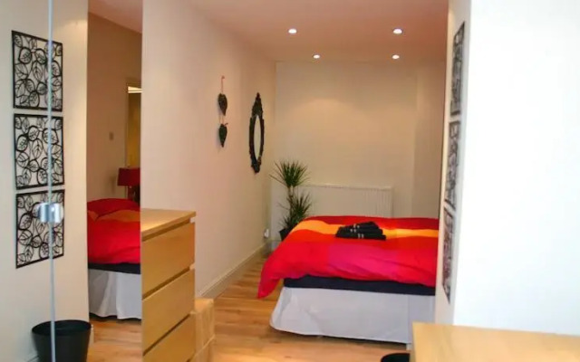 Holland Road Apartment