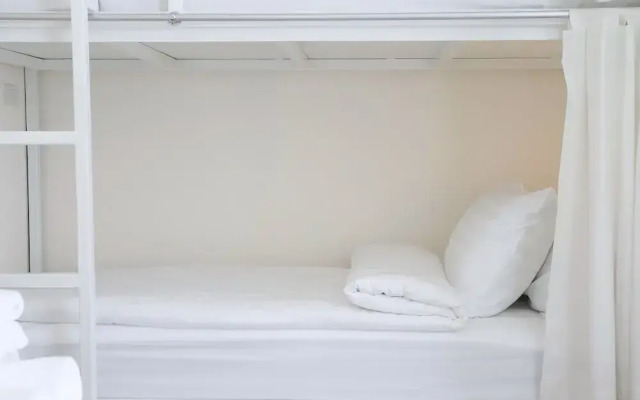 ResT Bangkok Poshtel