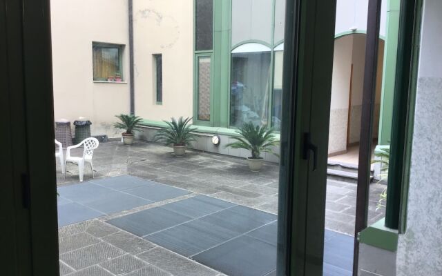 3 pax Studio, Month to Month Lease, Utility Costs Included