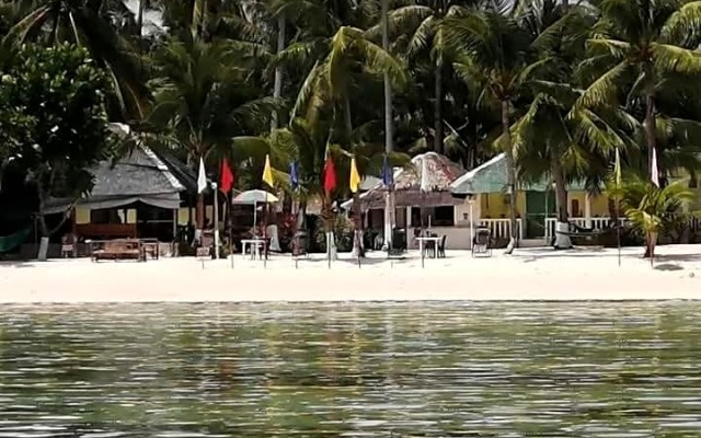 Paradise reef resort