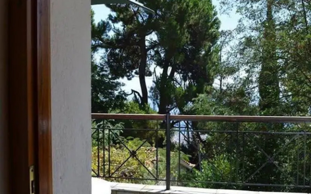 Traditional Villa, Stunning Surroundings