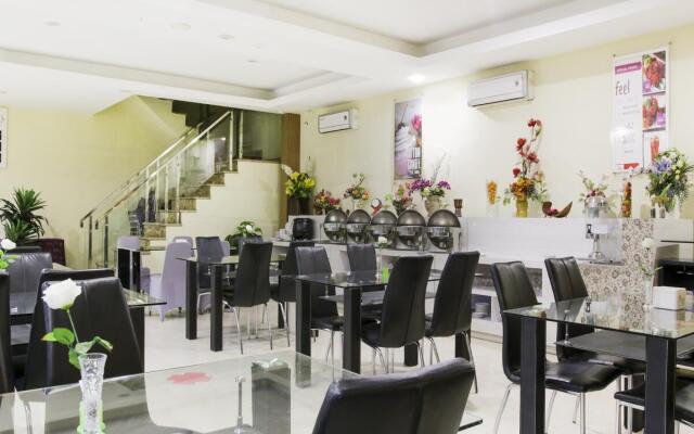 Capital O 454 Raising Hotel