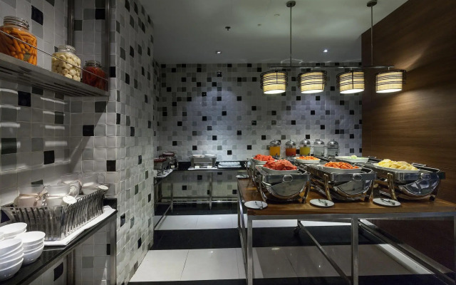 Rembrandt Hotel & Residences