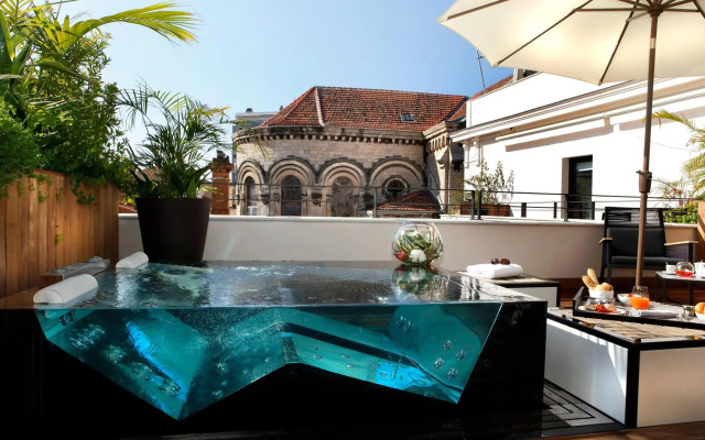 Five Seas by Inwood Hotels