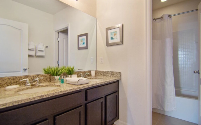 5BR Pool Home w Gameroom