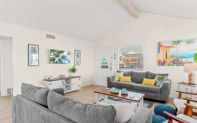 Tranquil Turquoise: Pet Friendly