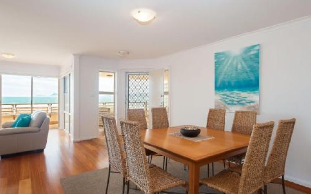 3 'The Clippers' 131 Soldiers Point Road - Fabulous Waterfront Unit – Guest Rooms – Soldiers Point